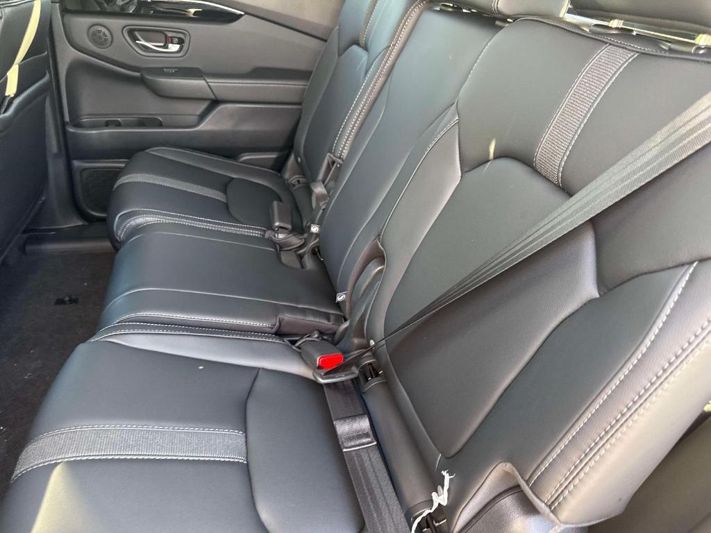 new 2025 Honda Pilot car, priced at $51,040