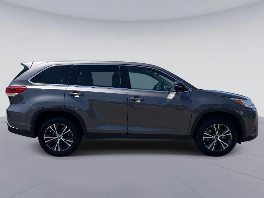 used 2019 Toyota Highlander car, priced at $21,895
