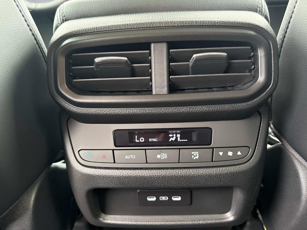 new 2025 Honda Pilot car, priced at $51,495