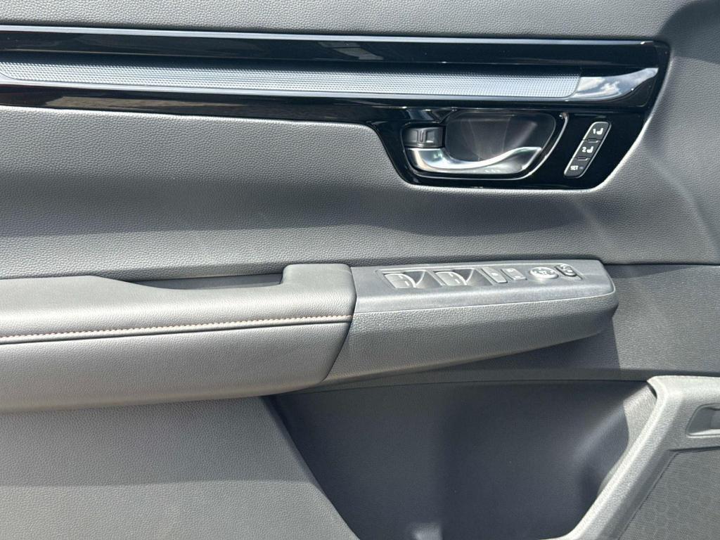 new 2026 Honda CR-V Hybrid car, priced at $44,000