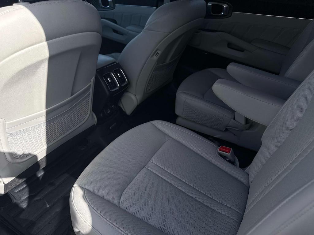 used 2023 Kia Sorento Hybrid car, priced at $27,595