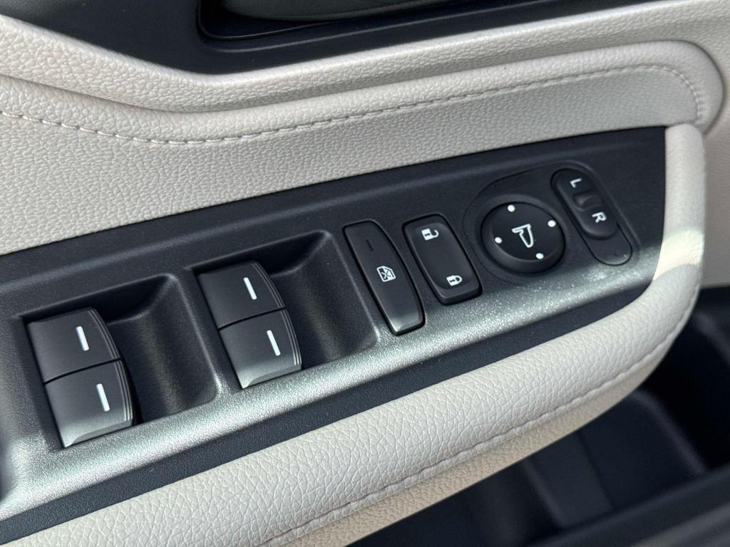 new 2026 Honda Odyssey car, priced at $44,290