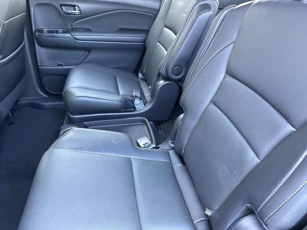 used 2022 Honda Pilot car, priced at $30,495