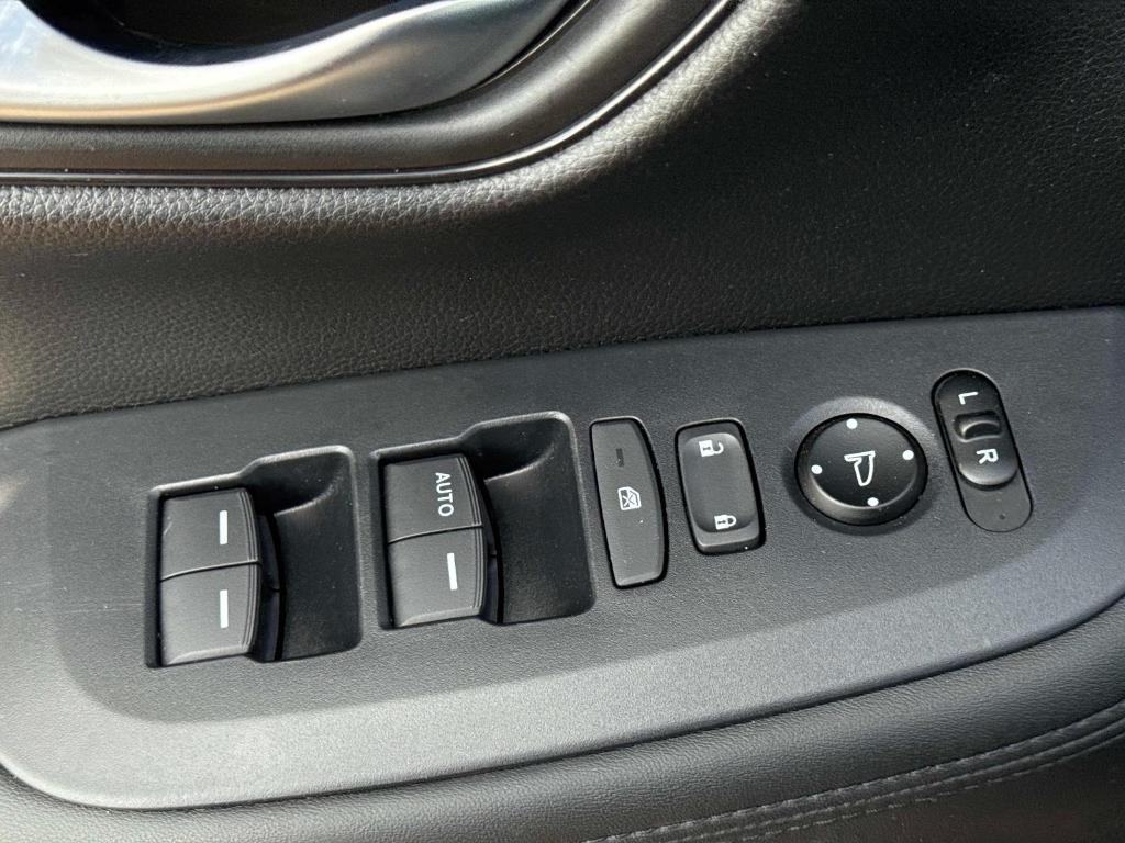 used 2025 Honda HR-V car, priced at $22,895