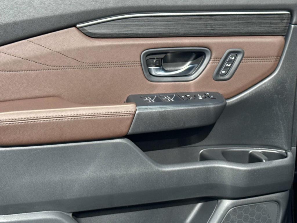 new 2026 Honda Pilot car, priced at $53,340