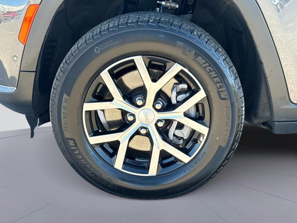 used 2024 Jeep Grand Cherokee L car, priced at $29,595