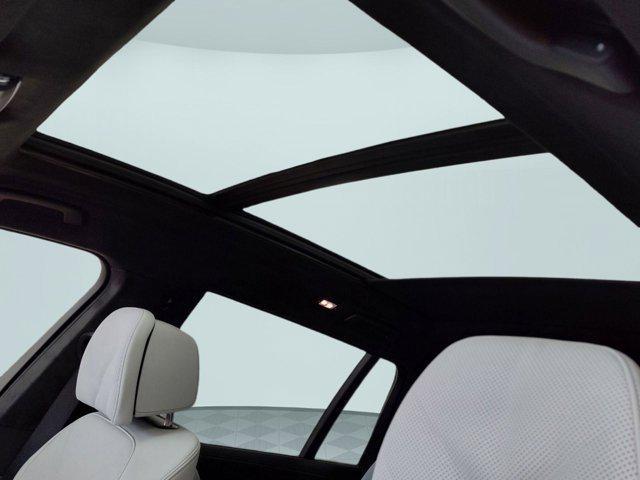 new 2026 BMW X7 car, priced at $95,925