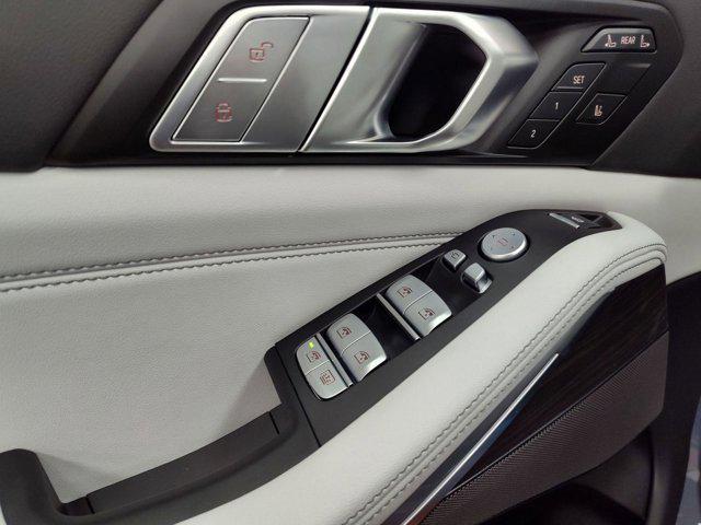 new 2026 BMW X7 car, priced at $95,925