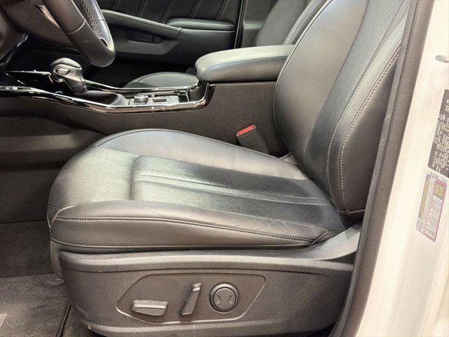 used 2023 Kia Sorento car, priced at $30,847