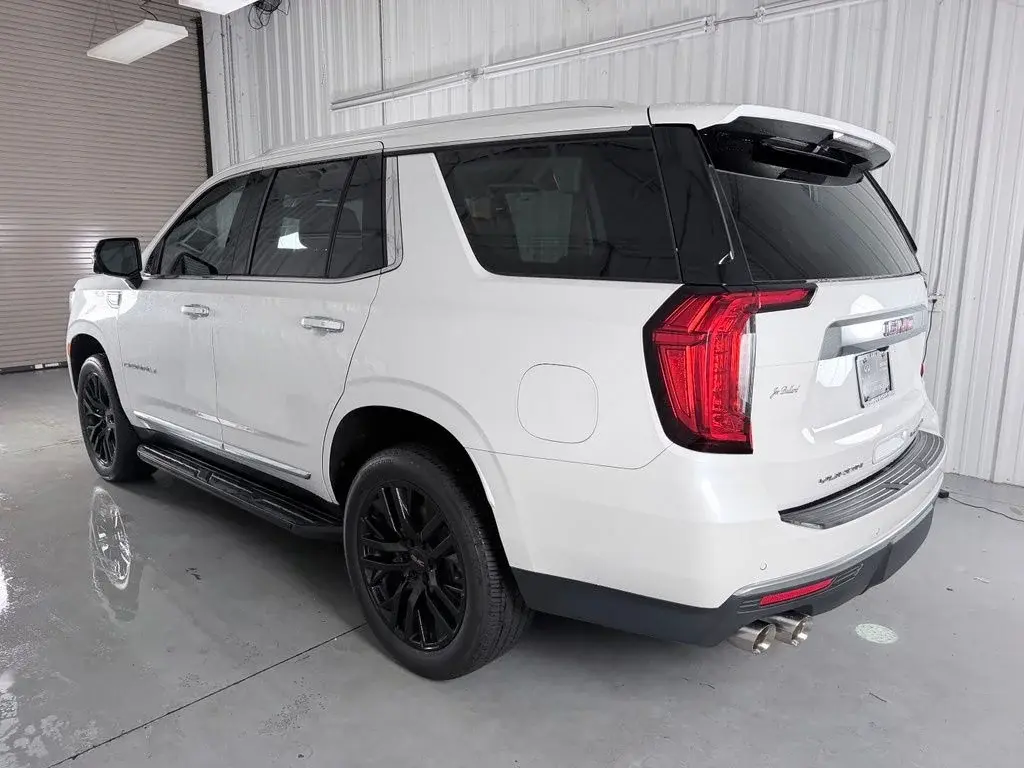 used 2021 GMC Yukon car, priced at $43,433