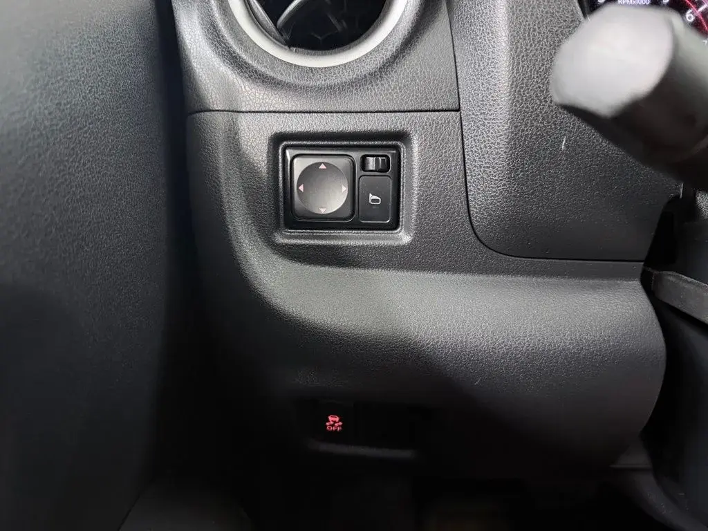 used 2014 Nissan Versa Note car, priced at $9,923
