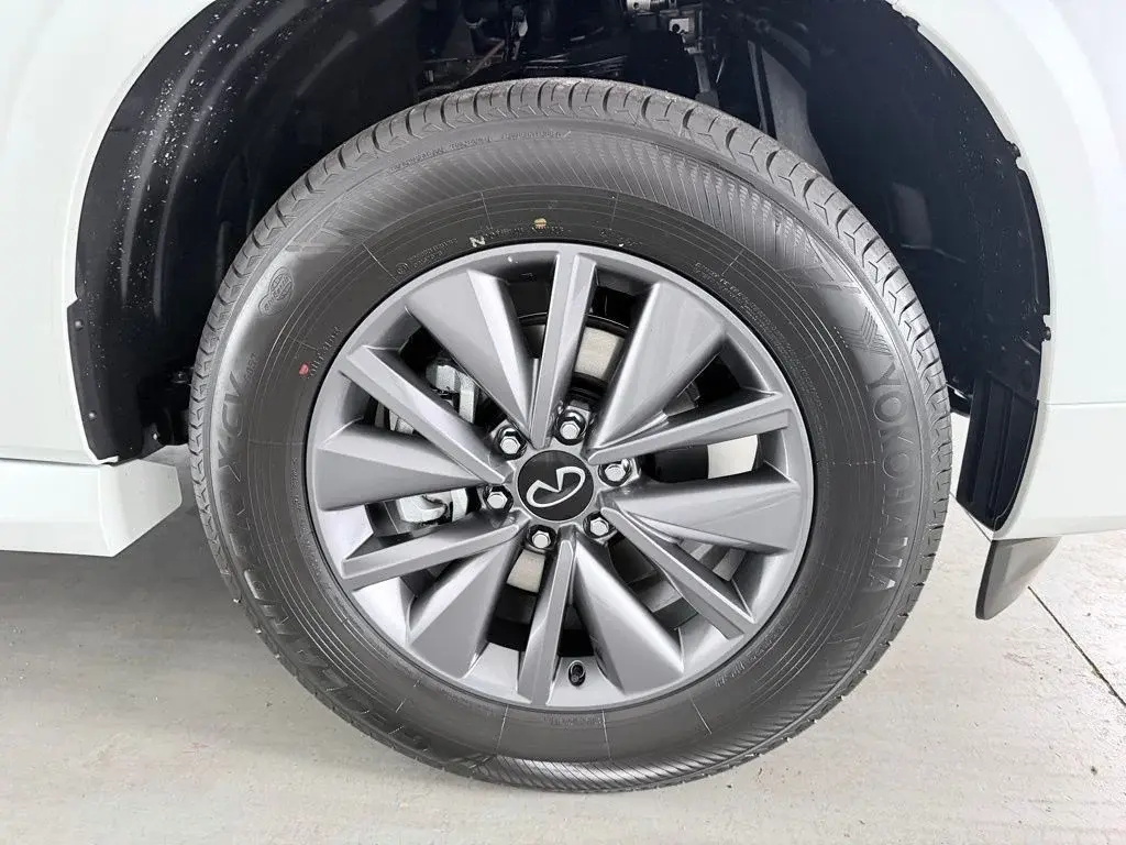 new 2026 INFINITI QX80 car, priced at $79,633