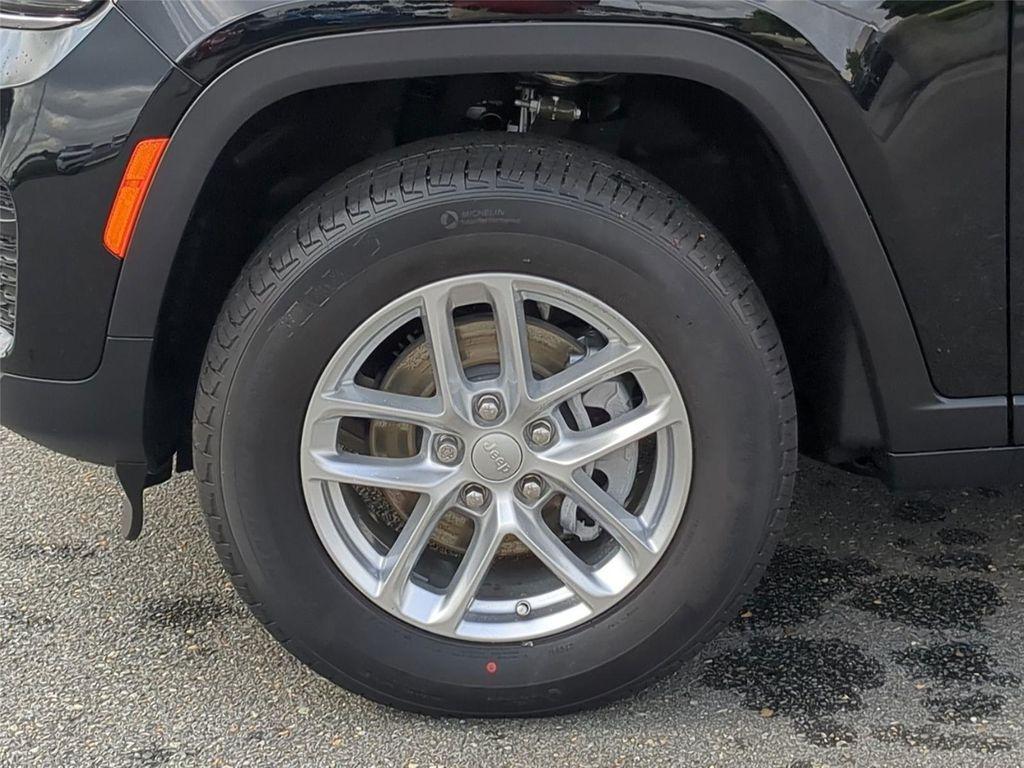 new 2026 Jeep Grand Cherokee car, priced at $40,729