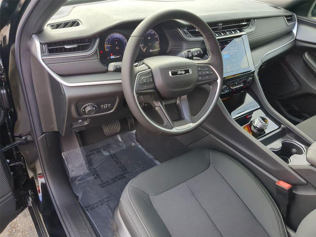 new 2026 Jeep Grand Cherokee car, priced at $40,729