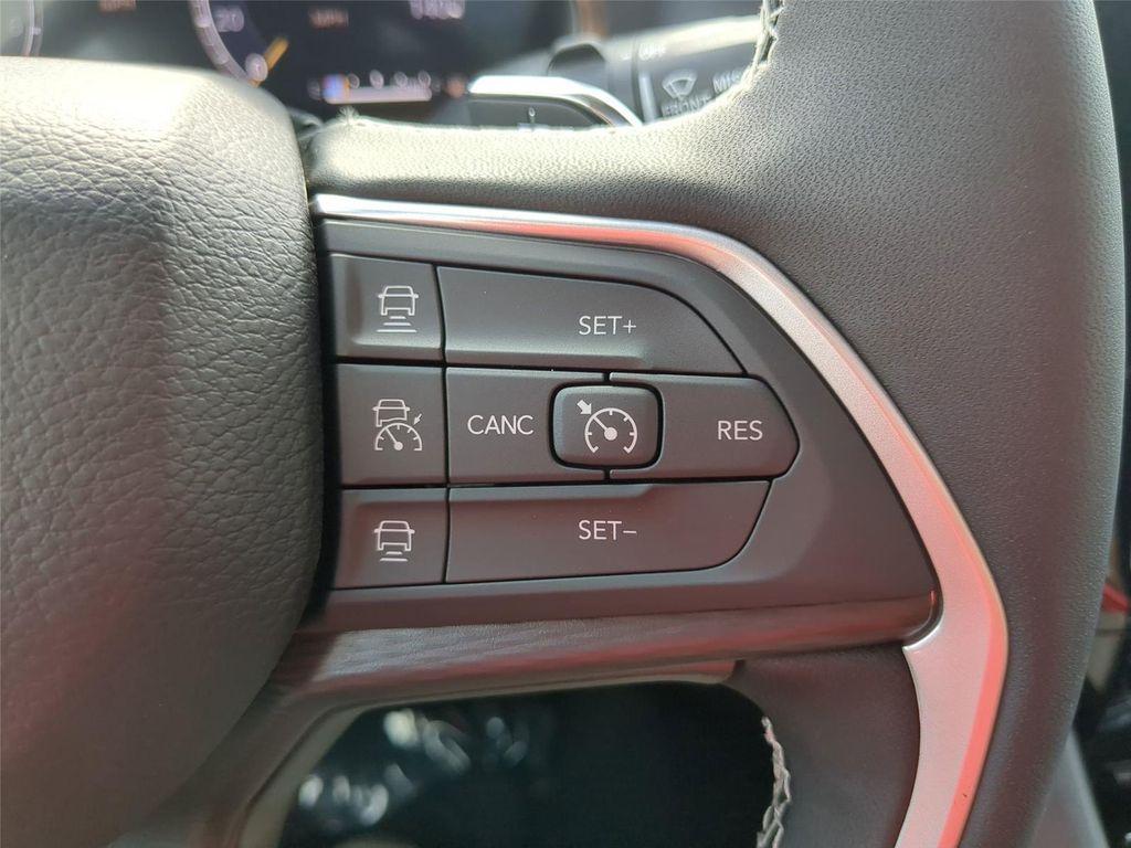 new 2026 Jeep Grand Cherokee car, priced at $40,729