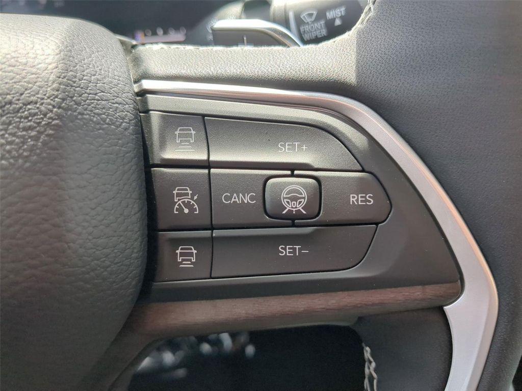 new 2026 Jeep Grand Cherokee car, priced at $44,174