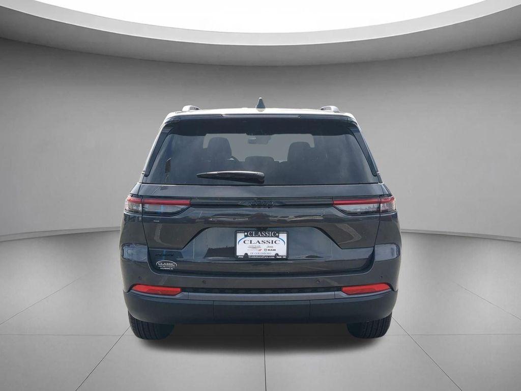 new 2026 Jeep Grand Cherokee car, priced at $44,174