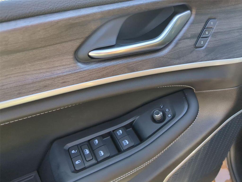 new 2026 Jeep Grand Cherokee car, priced at $49,229