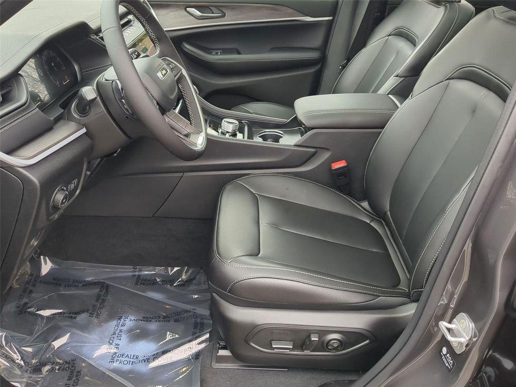 new 2026 Jeep Grand Cherokee L car, priced at $47,304