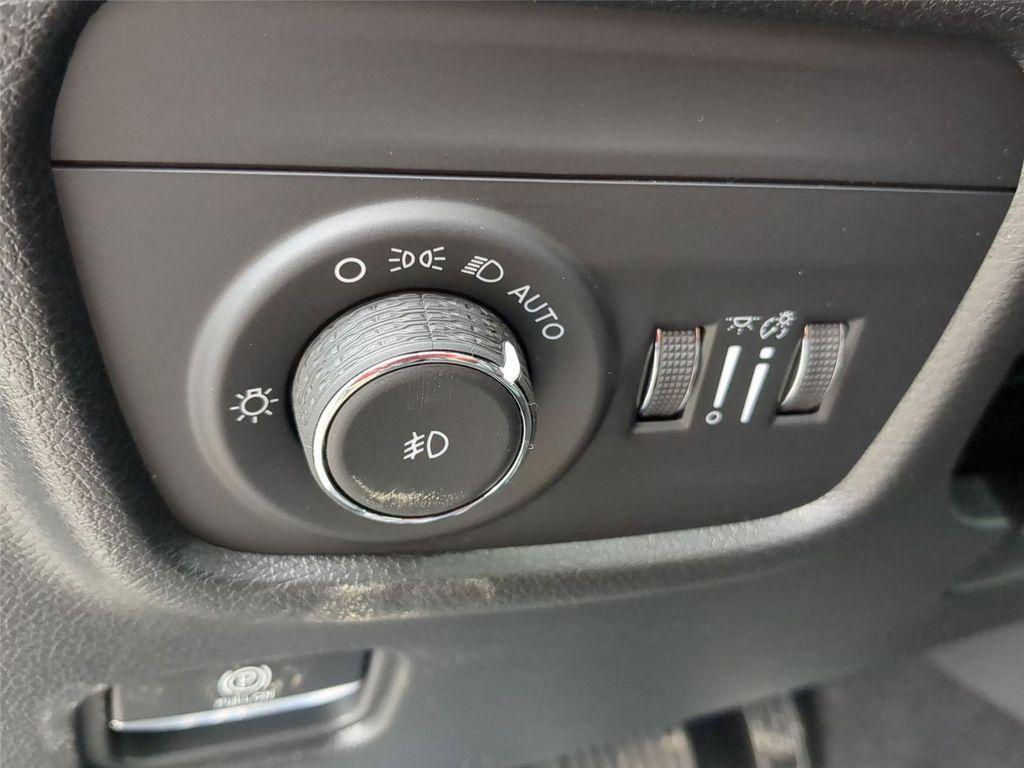 new 2026 Jeep Grand Cherokee L car, priced at $47,304