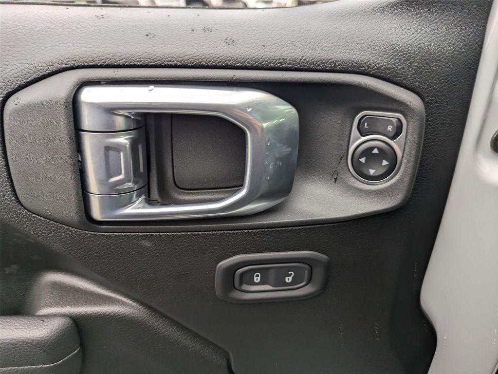 new 2025 Jeep Wrangler car, priced at $42,070