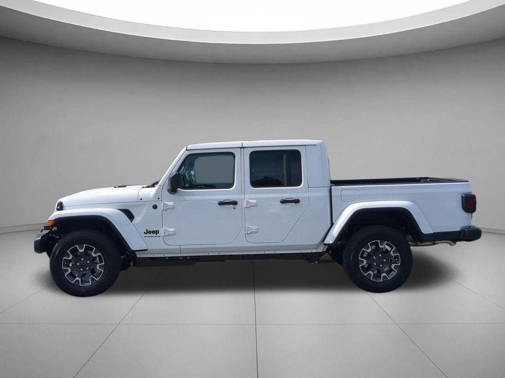 new 2026 Jeep Gladiator car, priced at $47,059