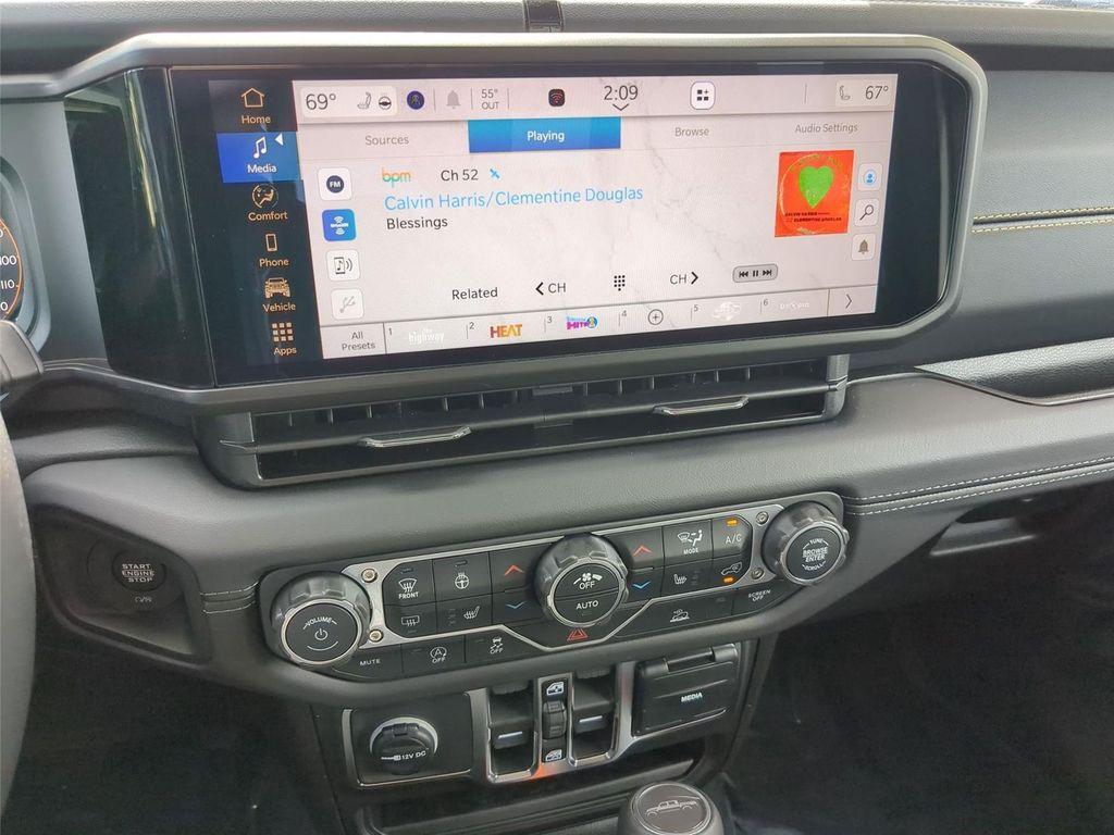 new 2026 Jeep Gladiator car, priced at $47,059