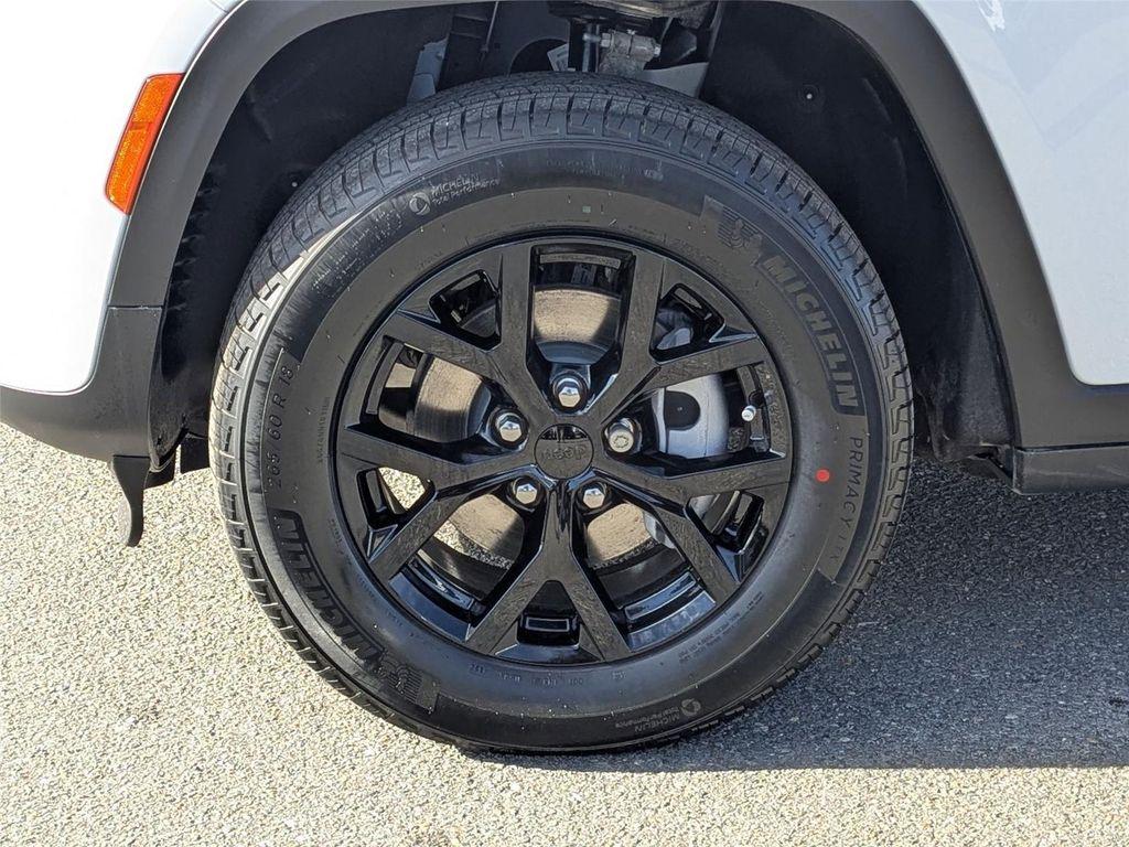 new 2026 Jeep Grand Cherokee car, priced at $47,655