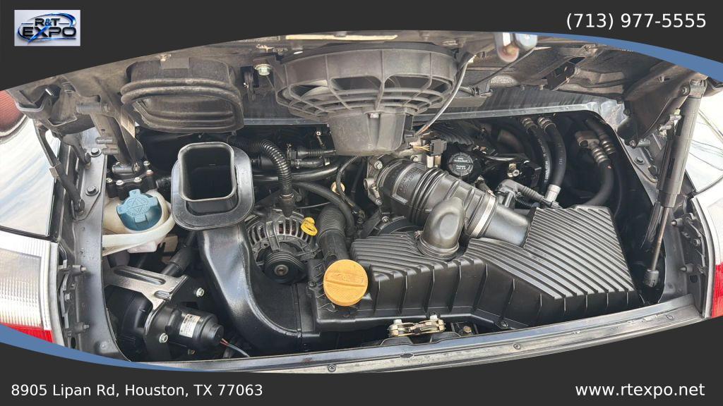 Porsche 911 view 31