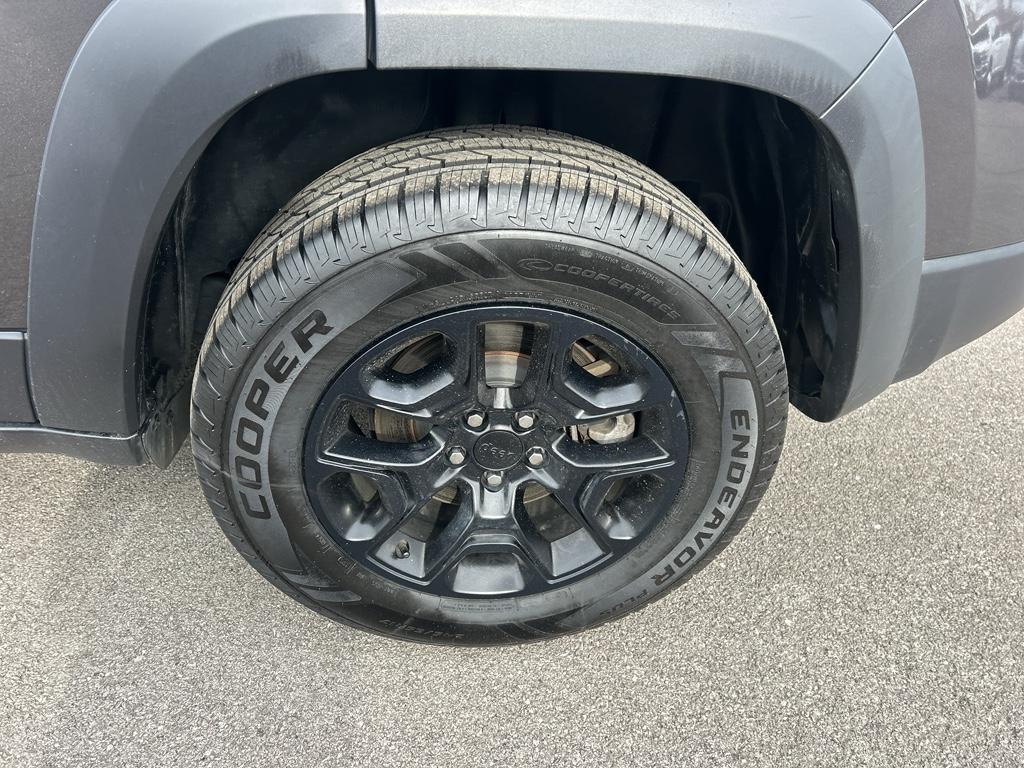 used 2022 Jeep Cherokee car, priced at $21,745