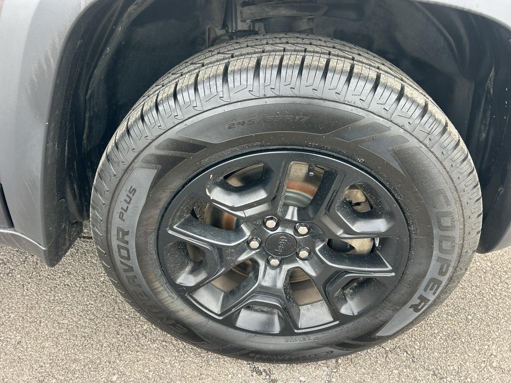 used 2022 Jeep Cherokee car, priced at $21,745