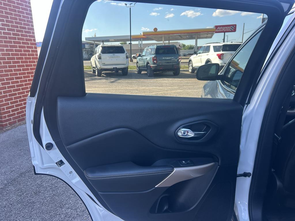 used 2018 Jeep Cherokee car, priced at $14,765