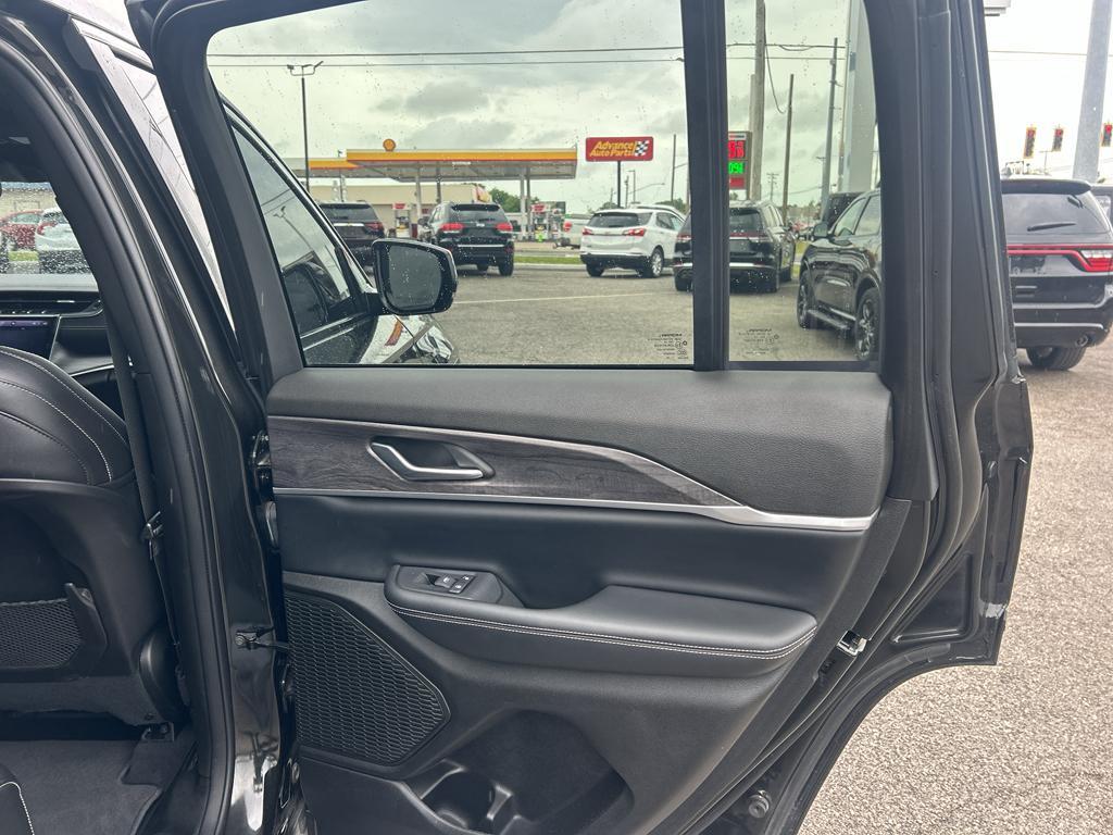 used 2024 Jeep Grand Cherokee car, priced at $35,765