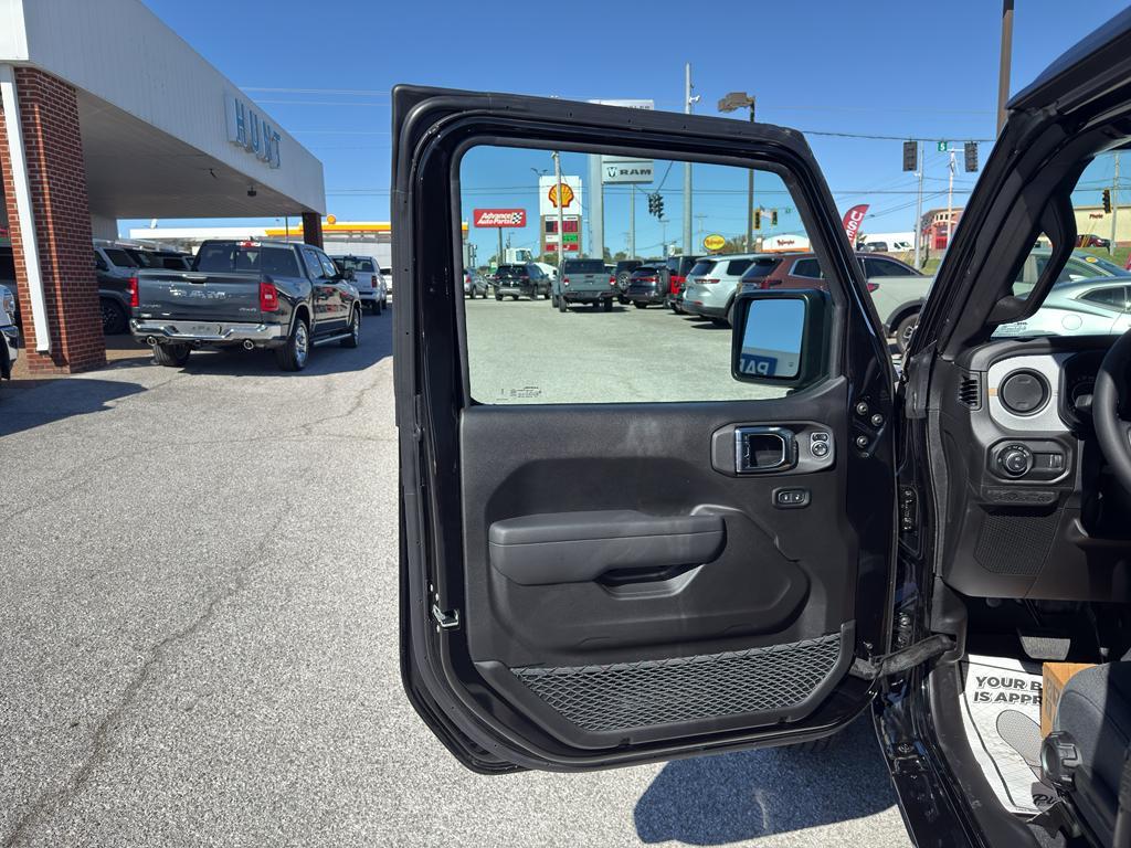 new 2025 Jeep Gladiator car, priced at $46,220