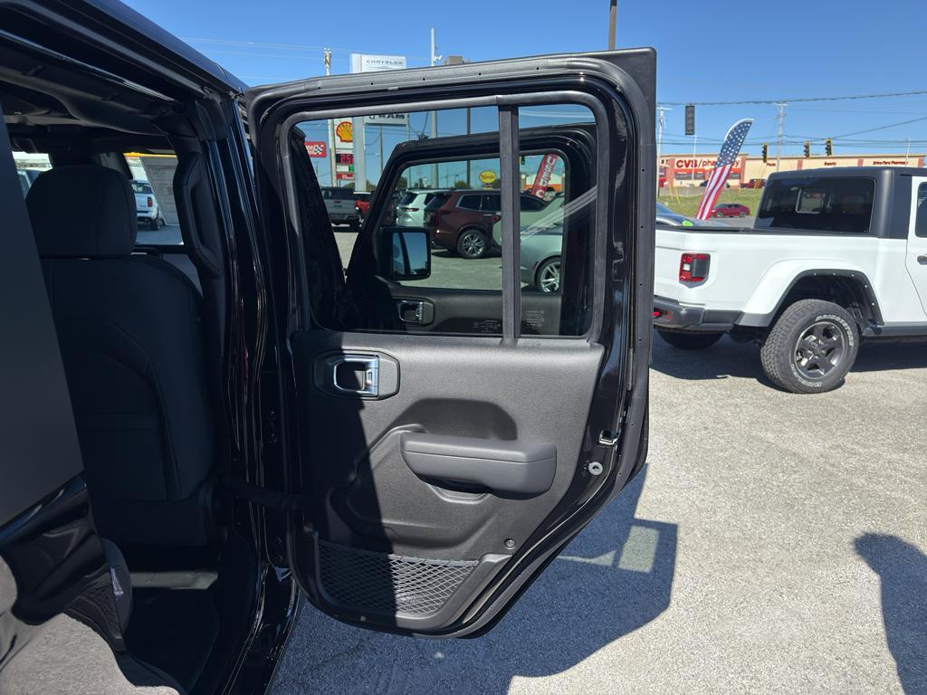 new 2025 Jeep Gladiator car, priced at $46,220