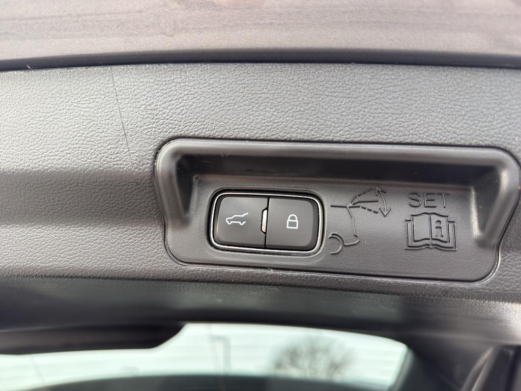 used 2022 Ford Explorer car, priced at $31,995