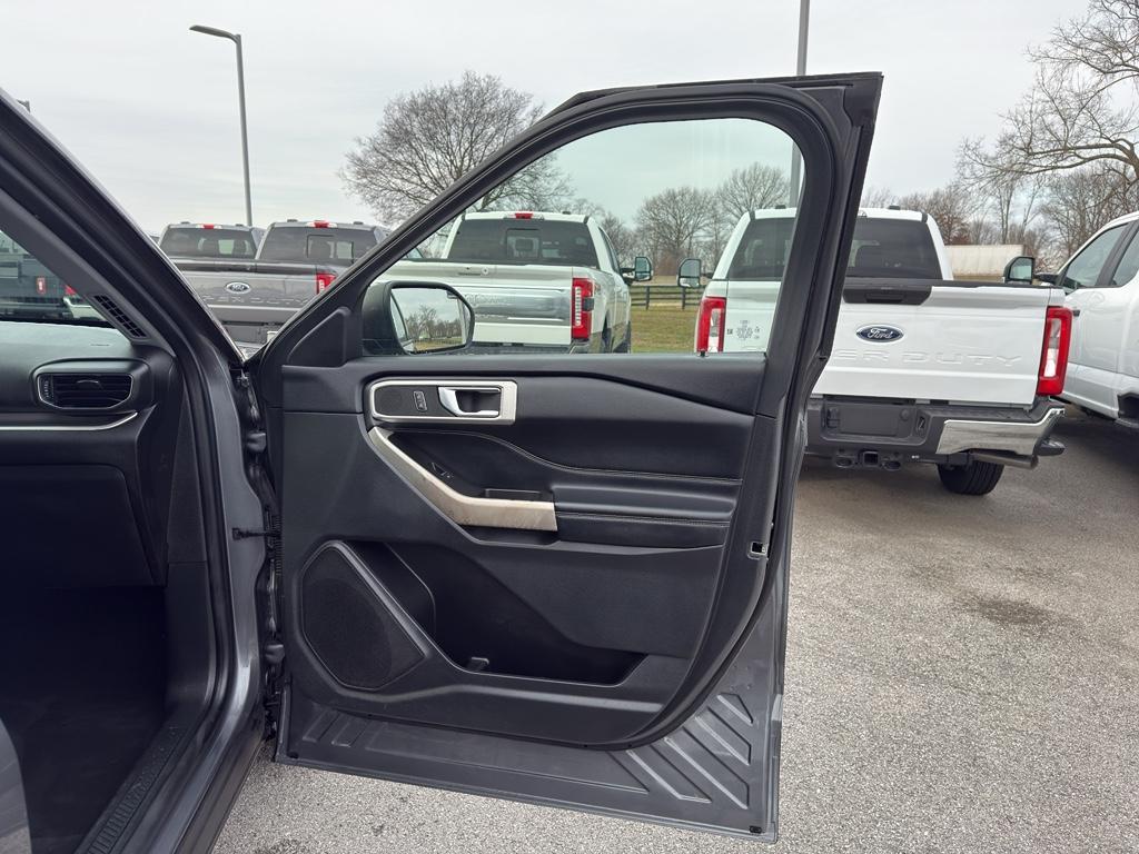 used 2022 Ford Explorer car, priced at $31,995