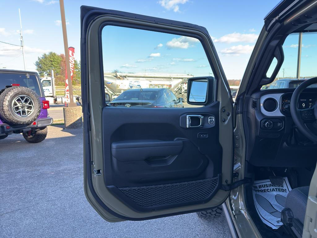 new 2026 Jeep Gladiator car, priced at $48,895