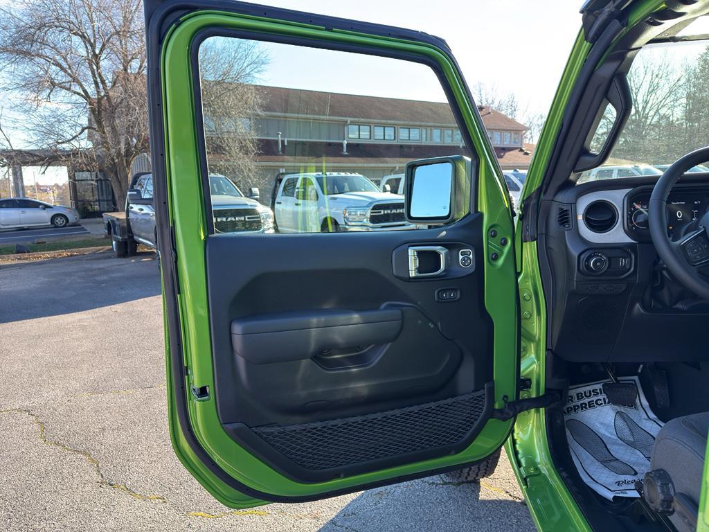 new 2026 Jeep Wrangler car, priced at $46,927