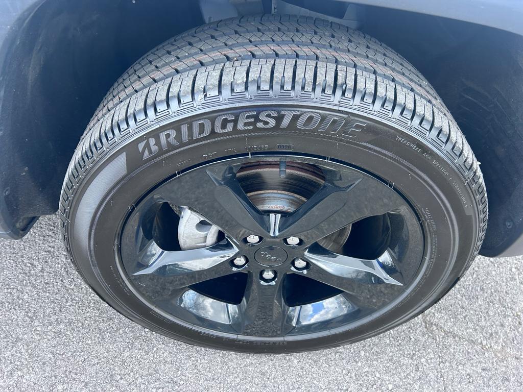 used 2024 Jeep Grand Cherokee car, priced at $35,765