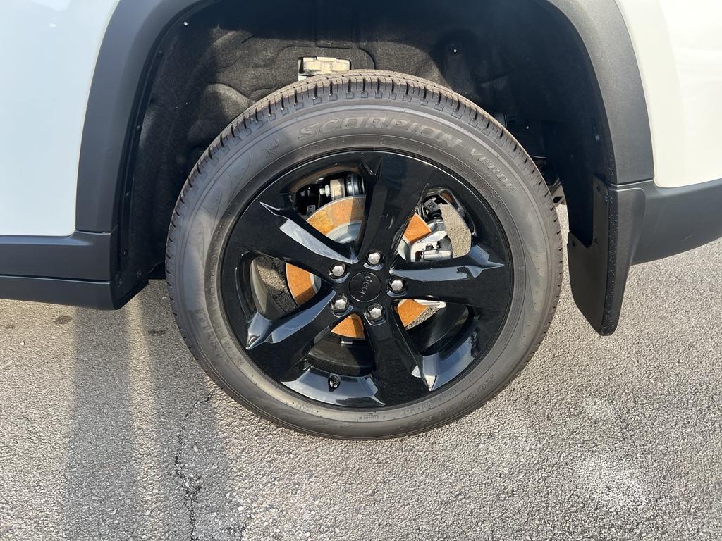 new 2025 Jeep Grand Cherokee car, priced at $53,385