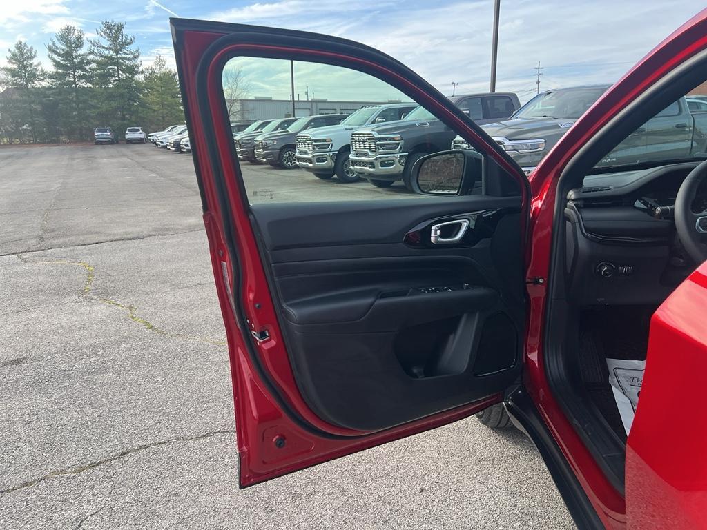 new 2026 Jeep Compass car, priced at $33,960