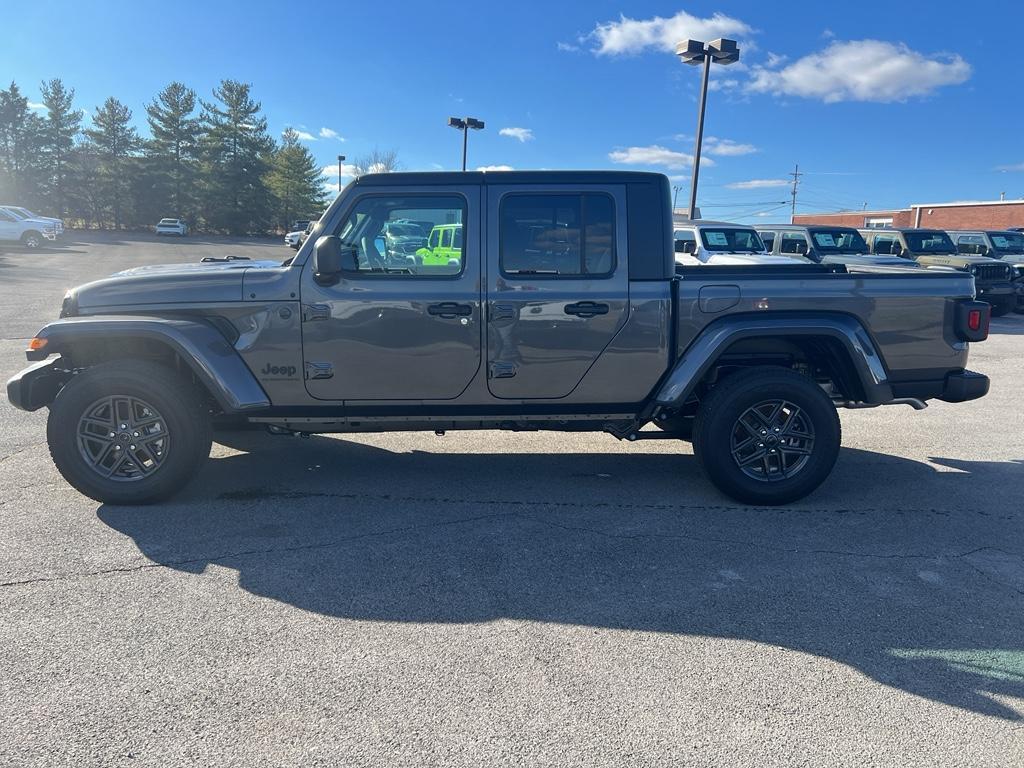 new 2025 Jeep Gladiator car, priced at $46,220