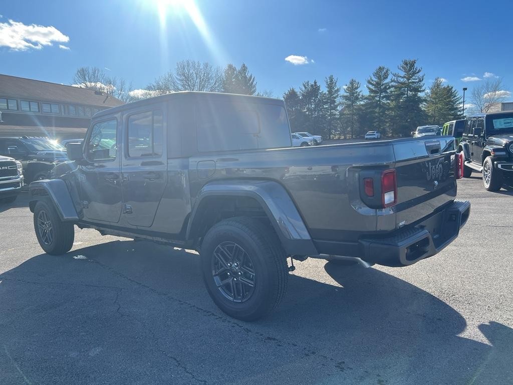 new 2025 Jeep Gladiator car, priced at $46,220