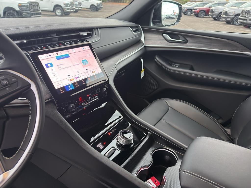 new 2025 Jeep Grand Cherokee L car, priced at $48,532