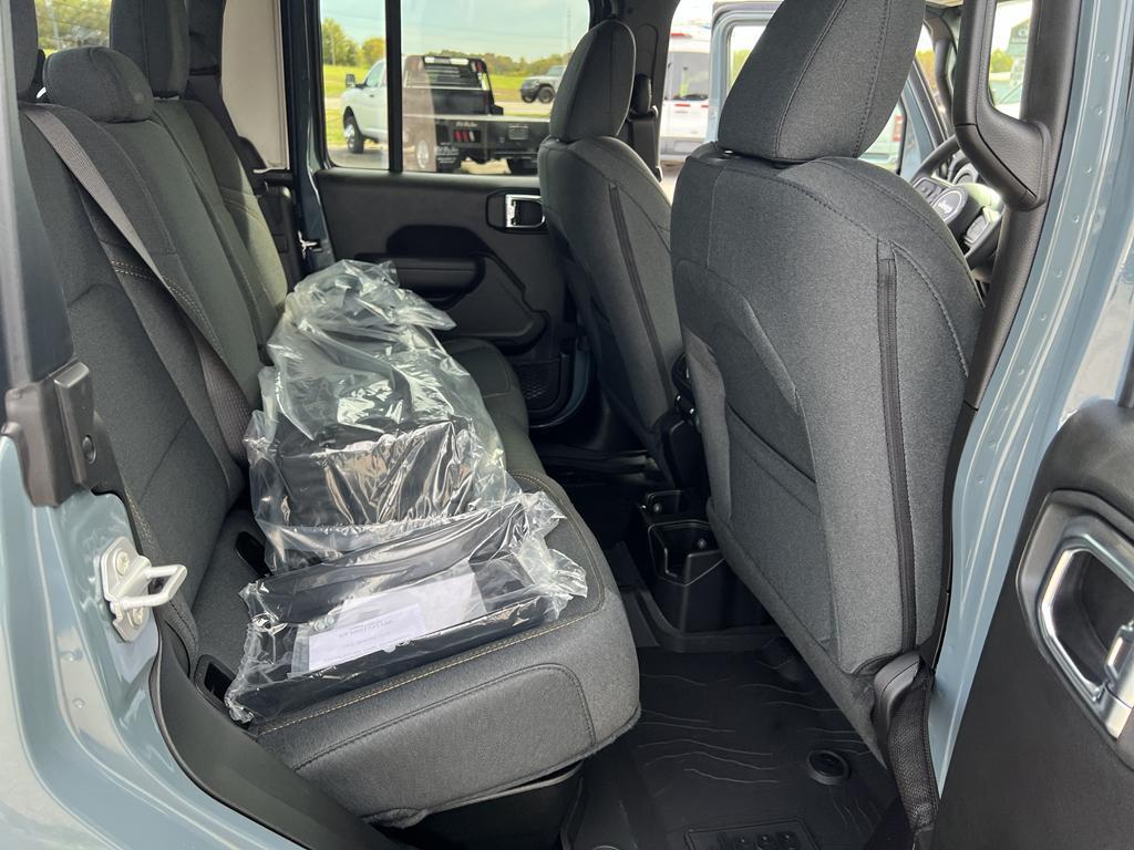 new 2025 Jeep Gladiator car, priced at $46,220