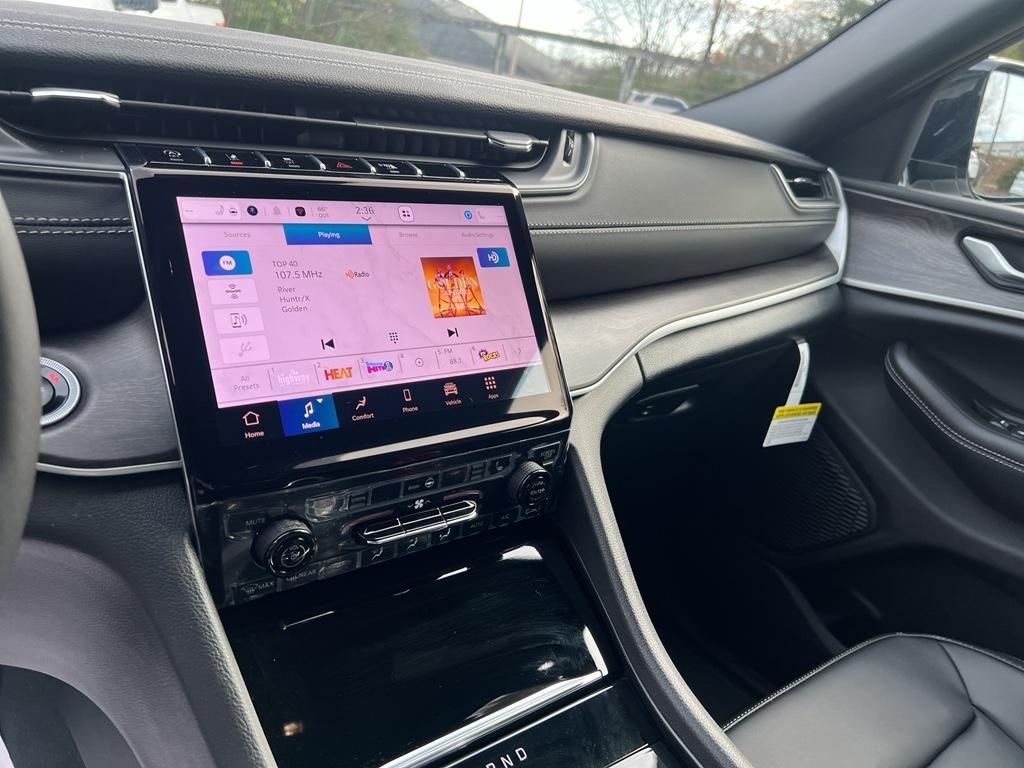 new 2025 Jeep Grand Cherokee car, priced at $52,141