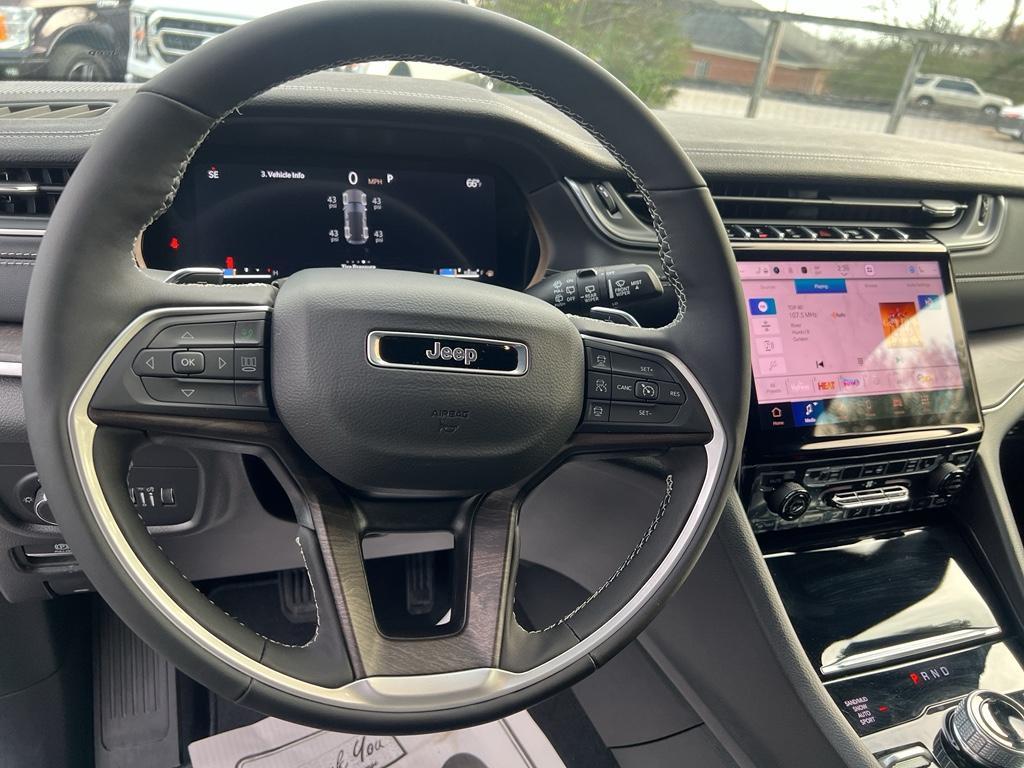 new 2025 Jeep Grand Cherokee car, priced at $52,141