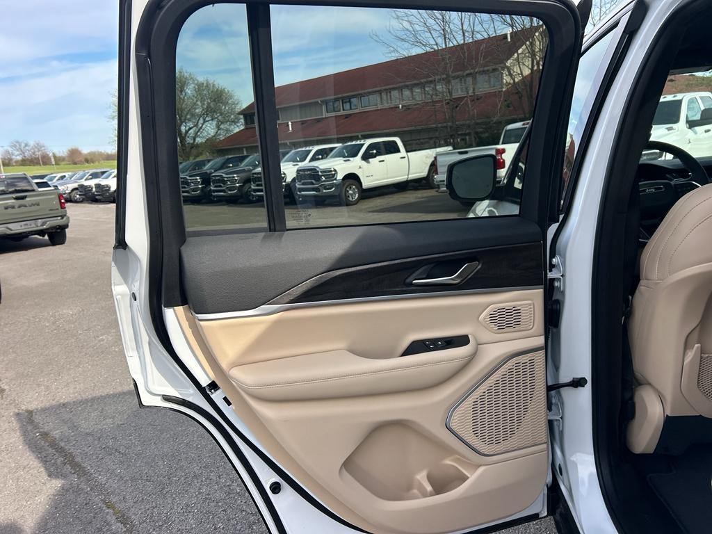 new 2026 Jeep Grand Cherokee car, priced at $50,735