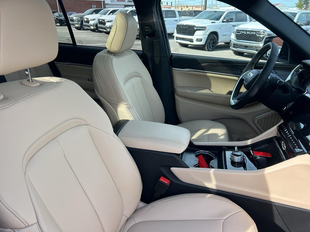 new 2026 Jeep Grand Cherokee car, priced at $50,735